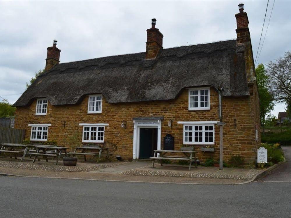The Windmill Inn Badby Bagian luar foto